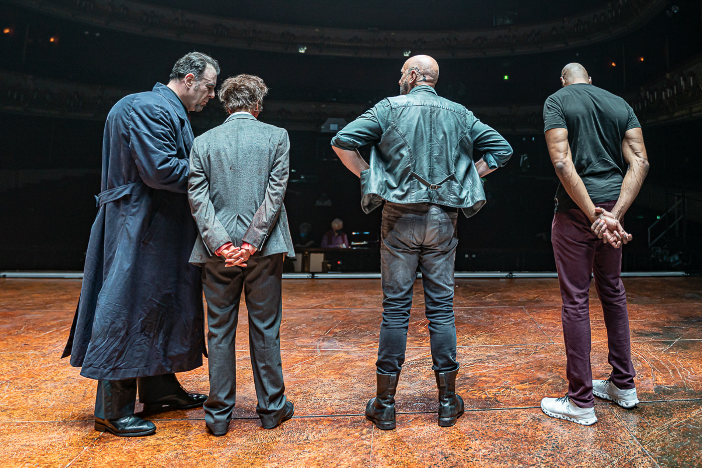  Hanging Around | Rigoletto | Royal Opera House 