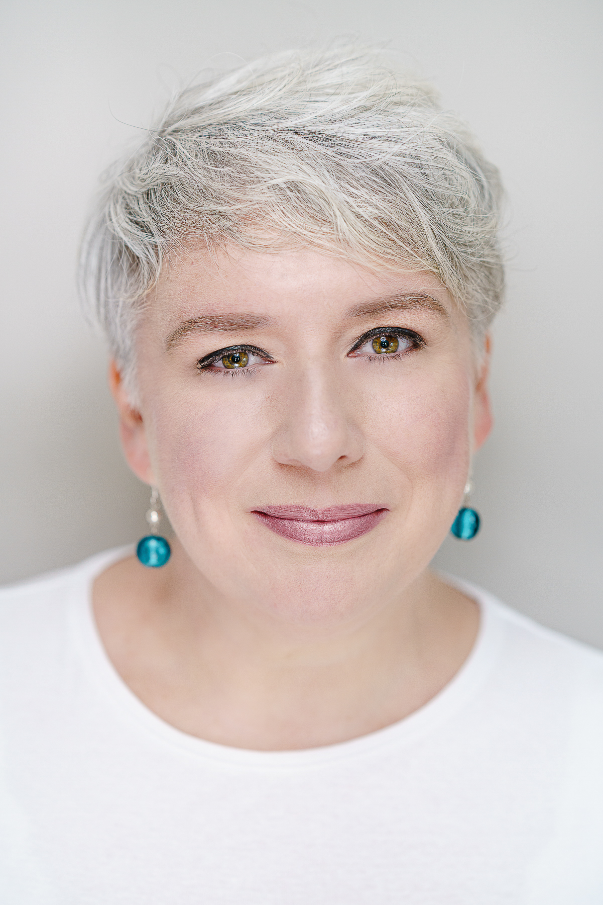  Emma Llewellyn | Opera Singer 